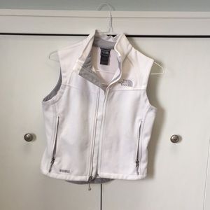 The Northface Windwall white vest